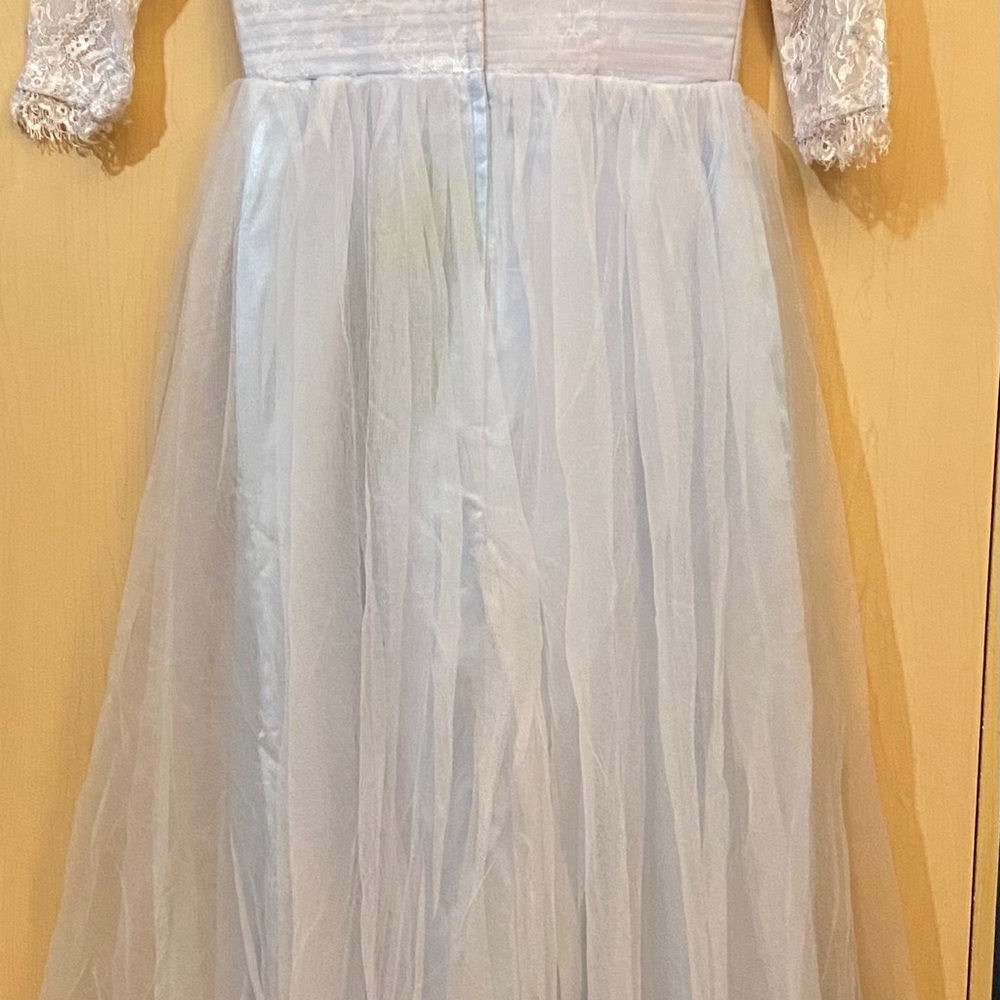 Gown - Picture 5 of 6